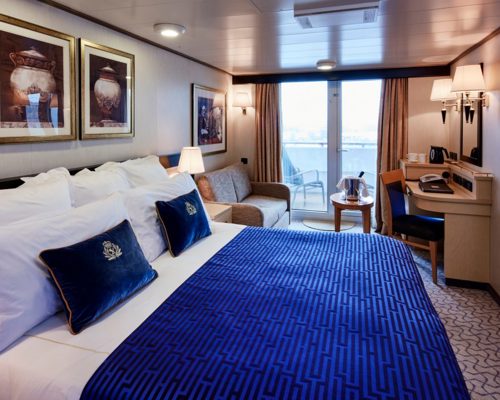 Cunard Queen Elizabeth Accommodation Balcony.jpg