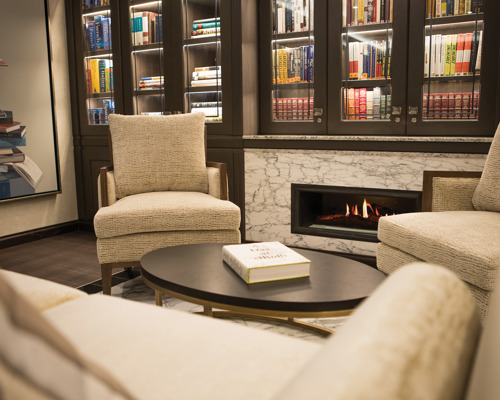 Regent Seven Seas MARINA Library 2.jpg