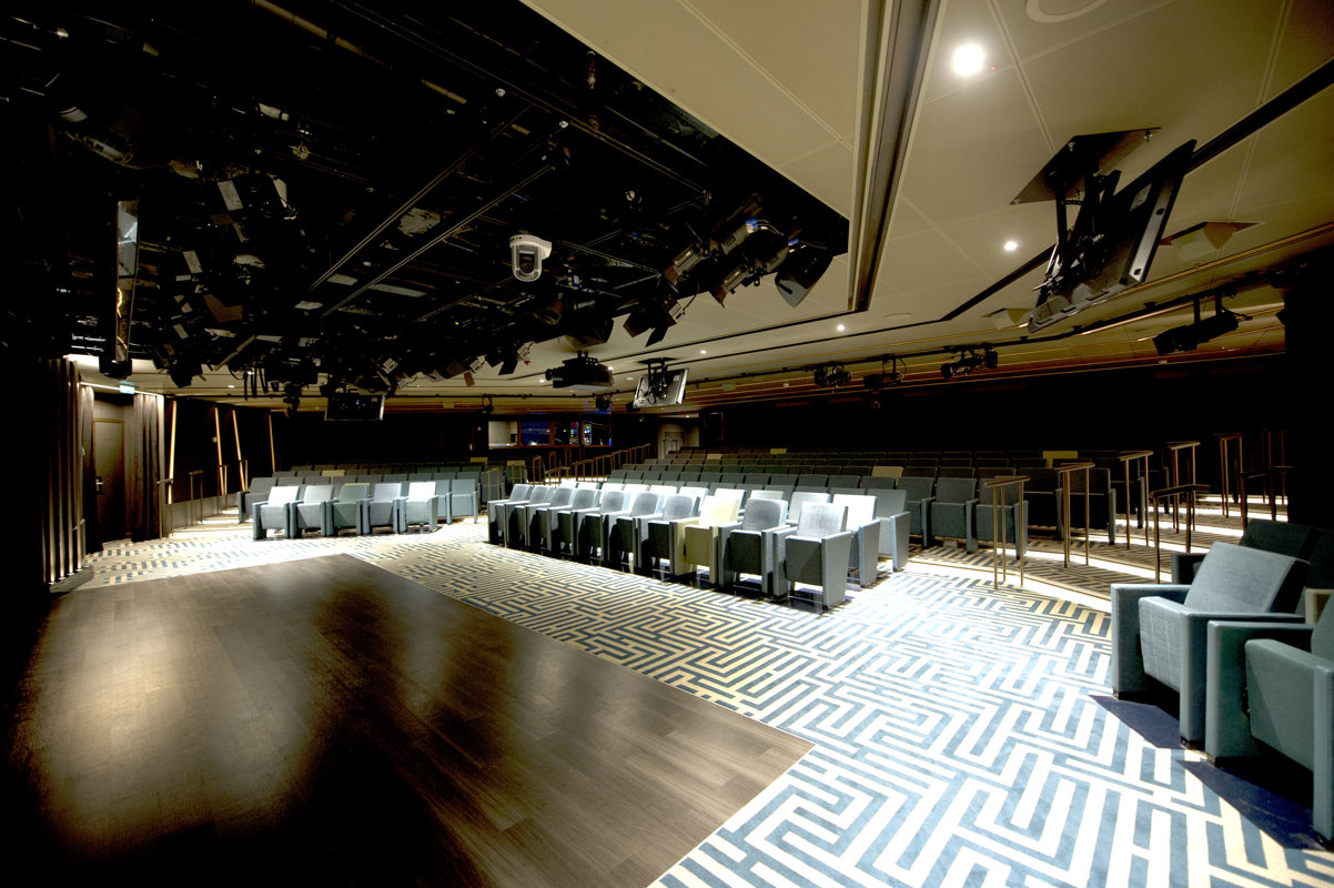 P&O Cruises Britannia Interior The Studio Ds38362.jpg