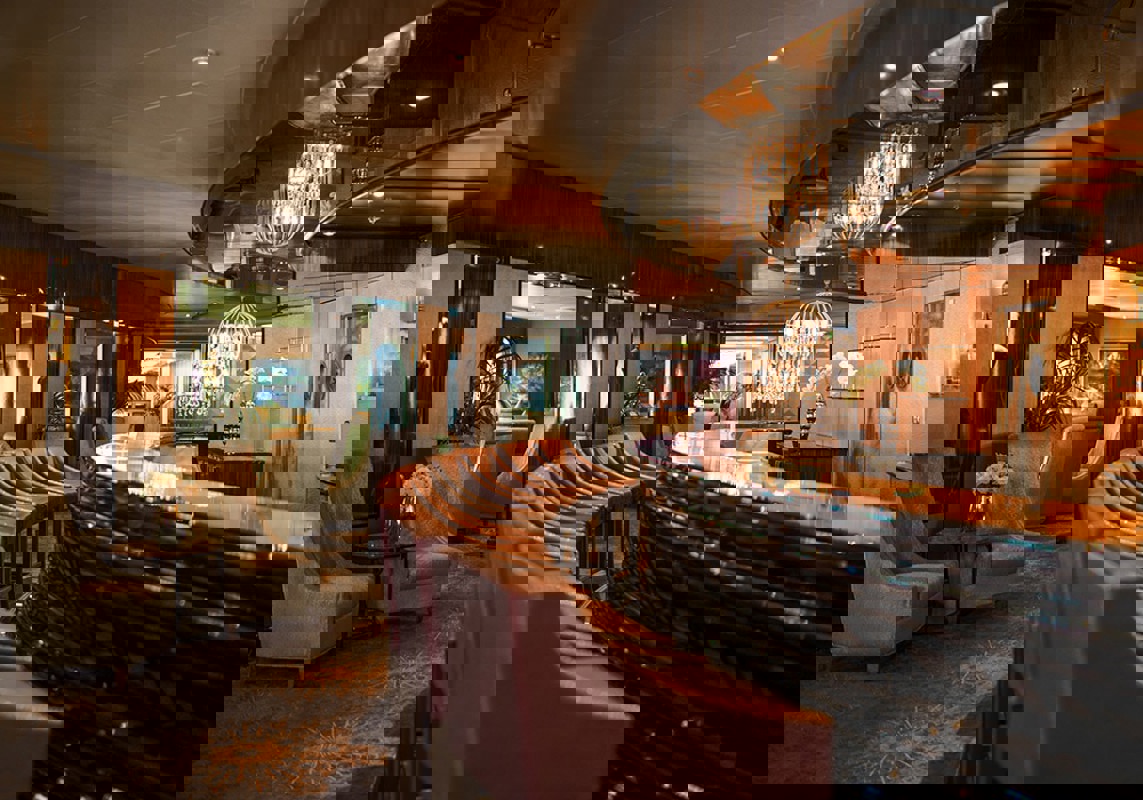 Regent Seven Seas Cruises - Seven Seas Mariner - Mariner Lounge.jpg