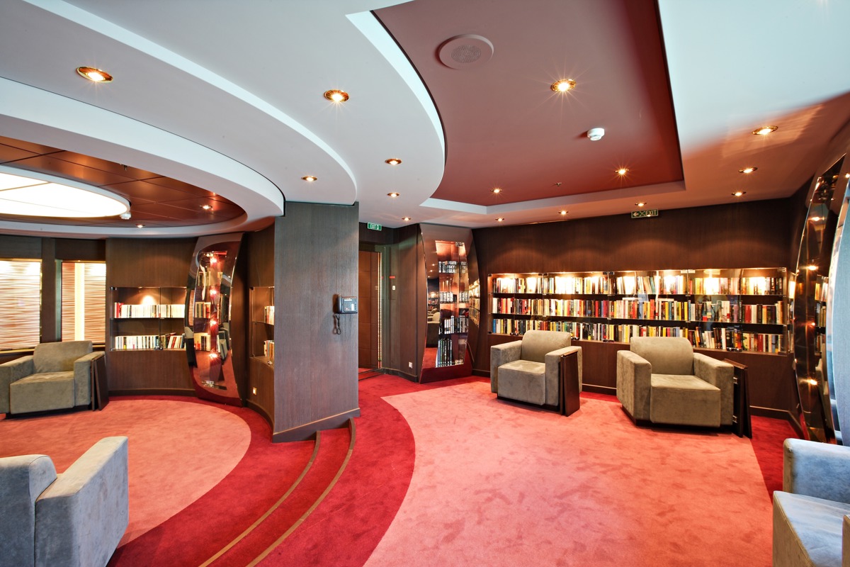 MSC Cruises MSC Splendida Library 4.jpg