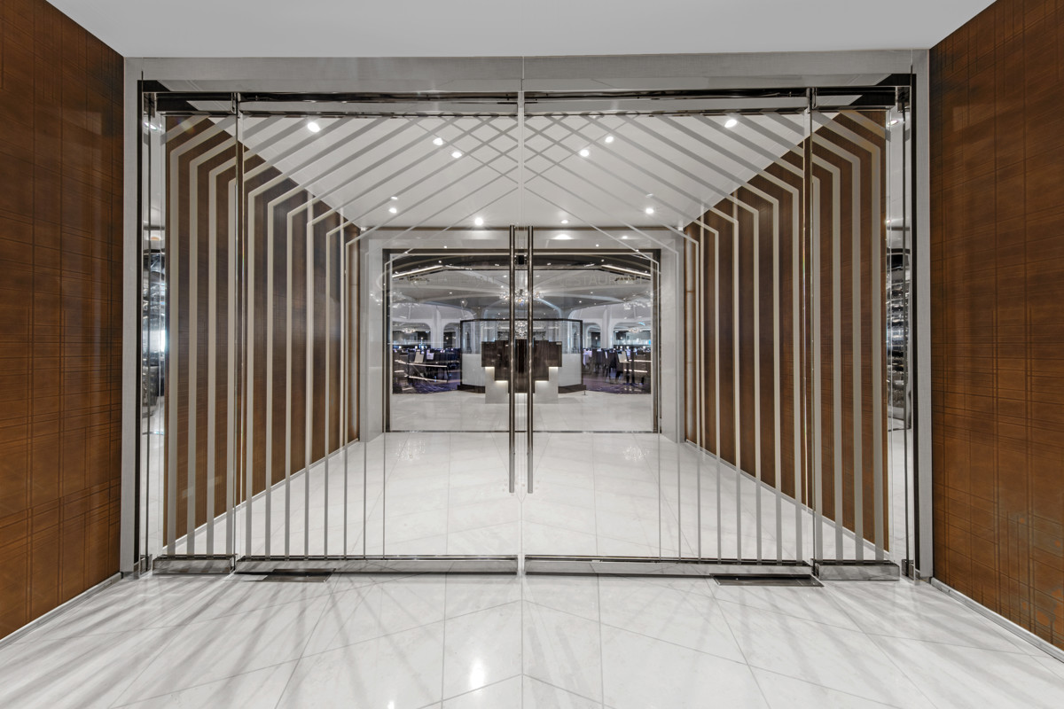 Seabourn Ovation The Restaurant 1.jpg