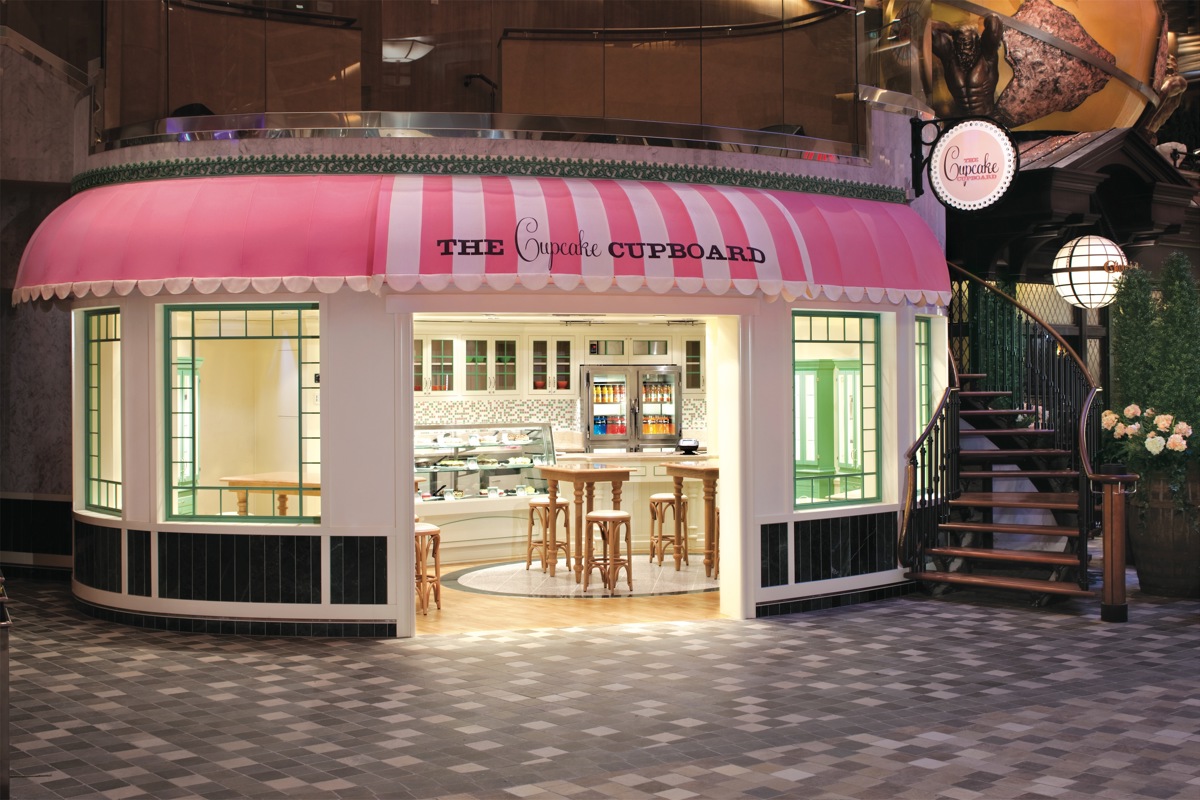 Royal Caribbean International Oasis of the Seas Interior Cupcake.jpg