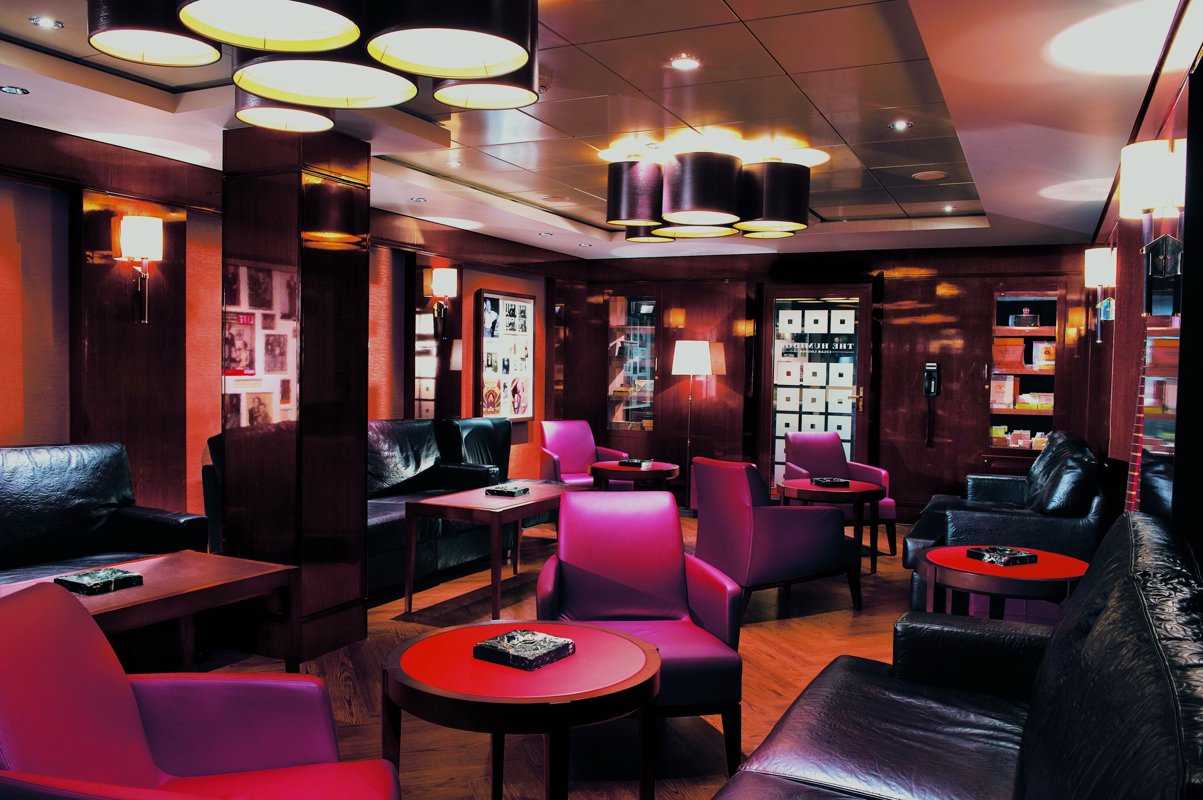 NCL Norwegian Epic Humidor Cigar Lounge.jpeg