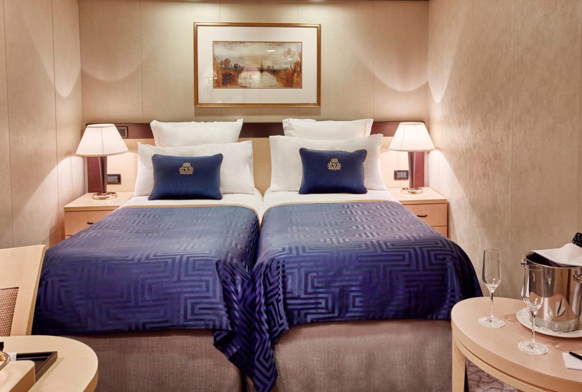 Cunard Queen Victoria Accommodation Standard Inside.jpg