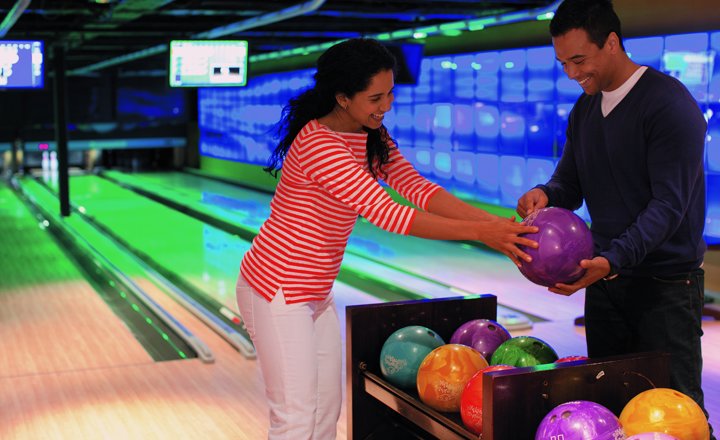 O'Sheehan's Neighbourhood Bar & Grill Bowling Alley