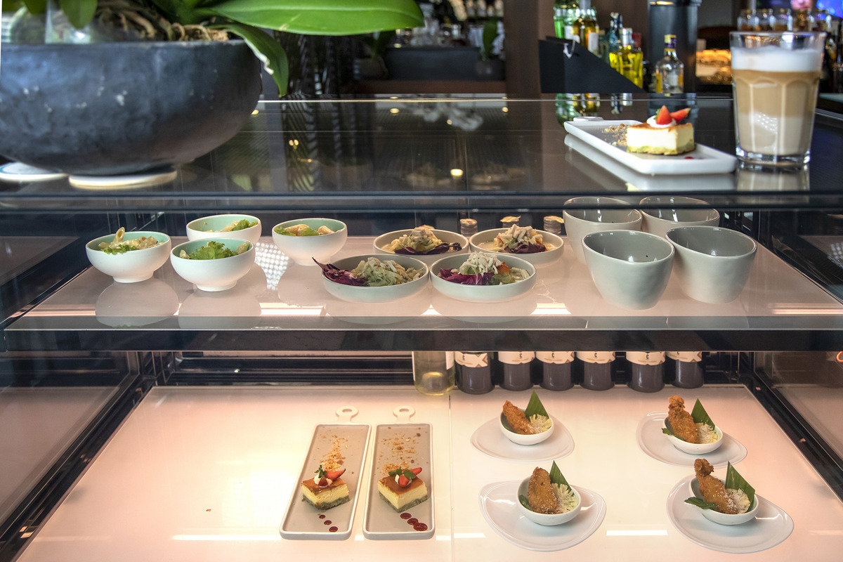 Emerald Waterways - Emerald Harmony - Horizon Bar and Lounge _14_.jpg