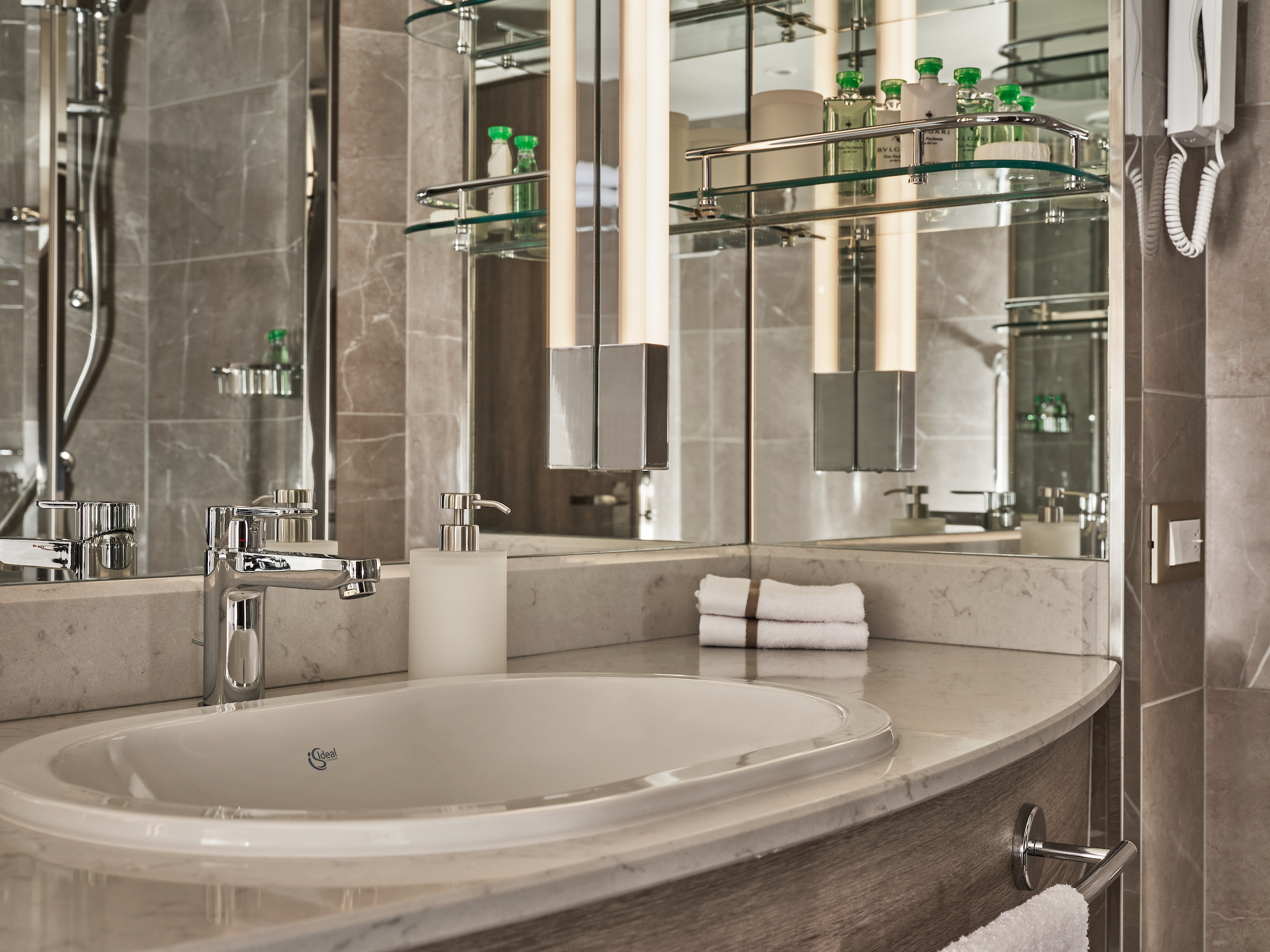 Classic Veranda Suite
