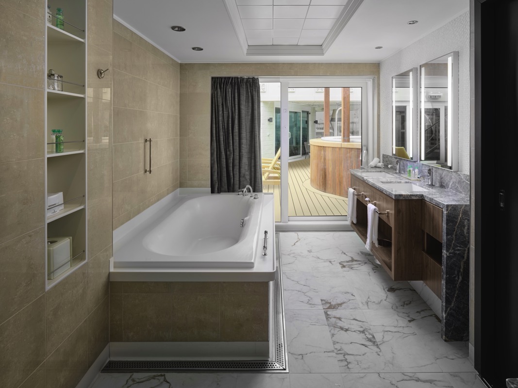 NCL Norwegian Jewel The Haven 3-Bedroom Garden Villa 3.jpeg