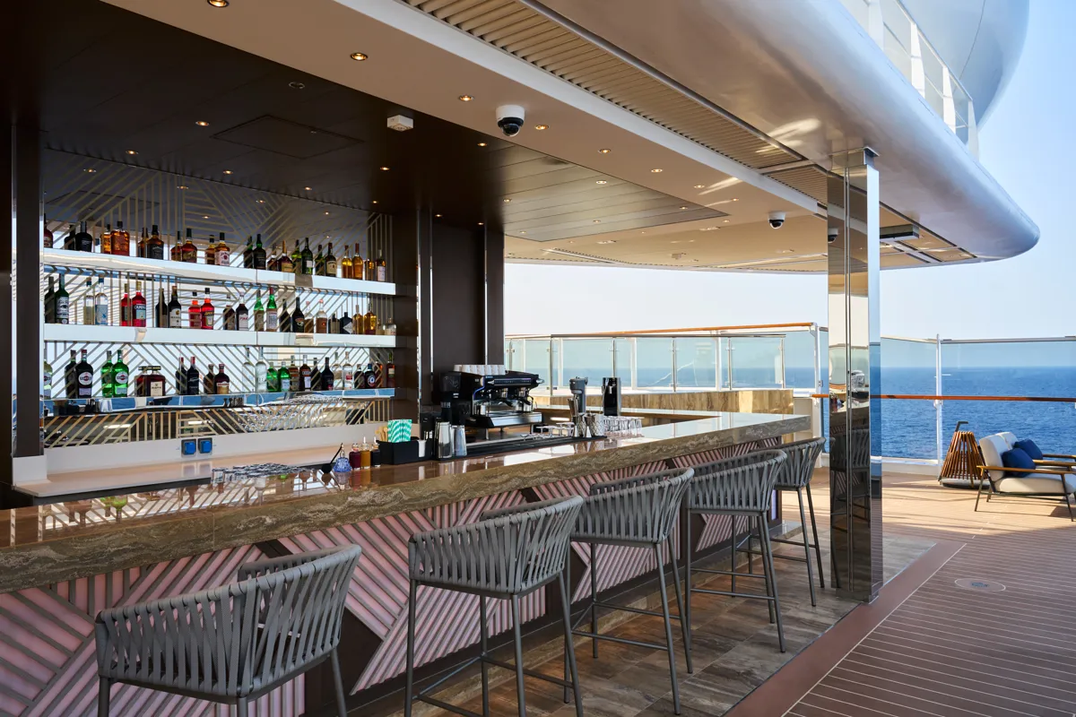 EXPLORA I SKY BAR 03