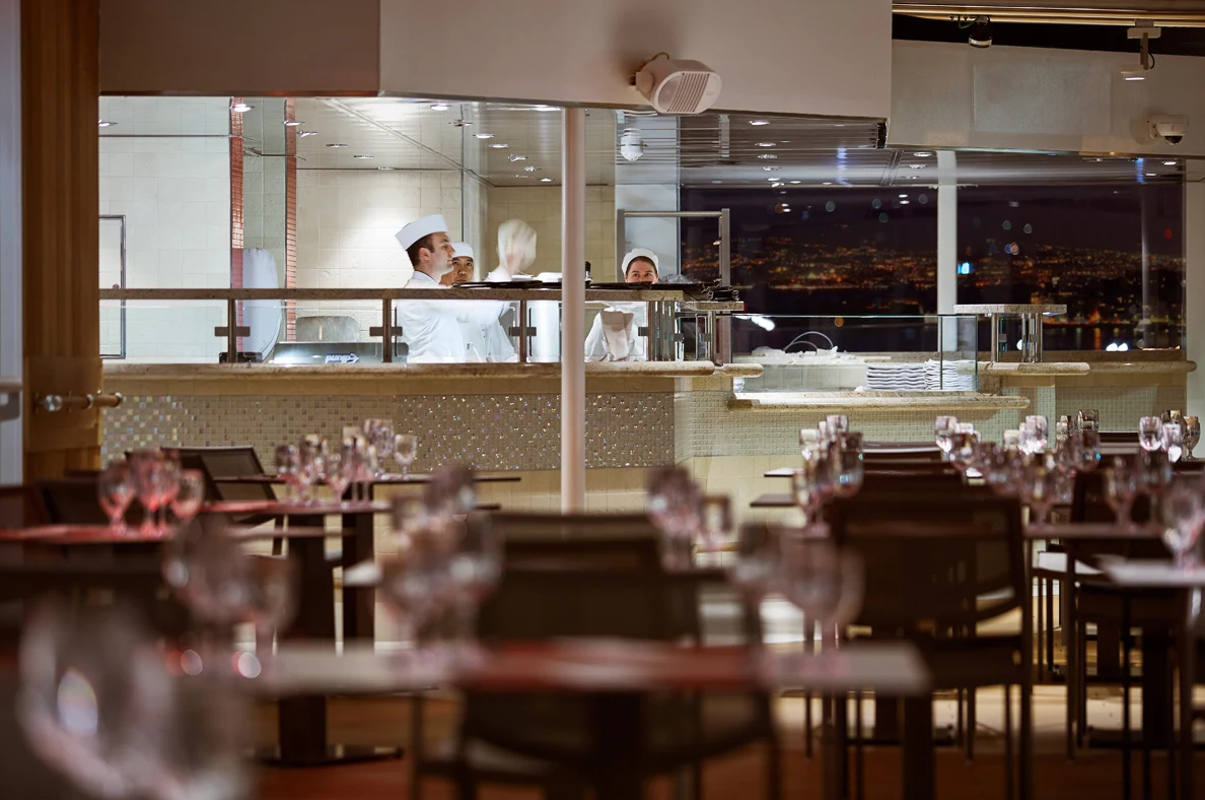 Silversea Cruises - Silver Moon - The Grill 1.png