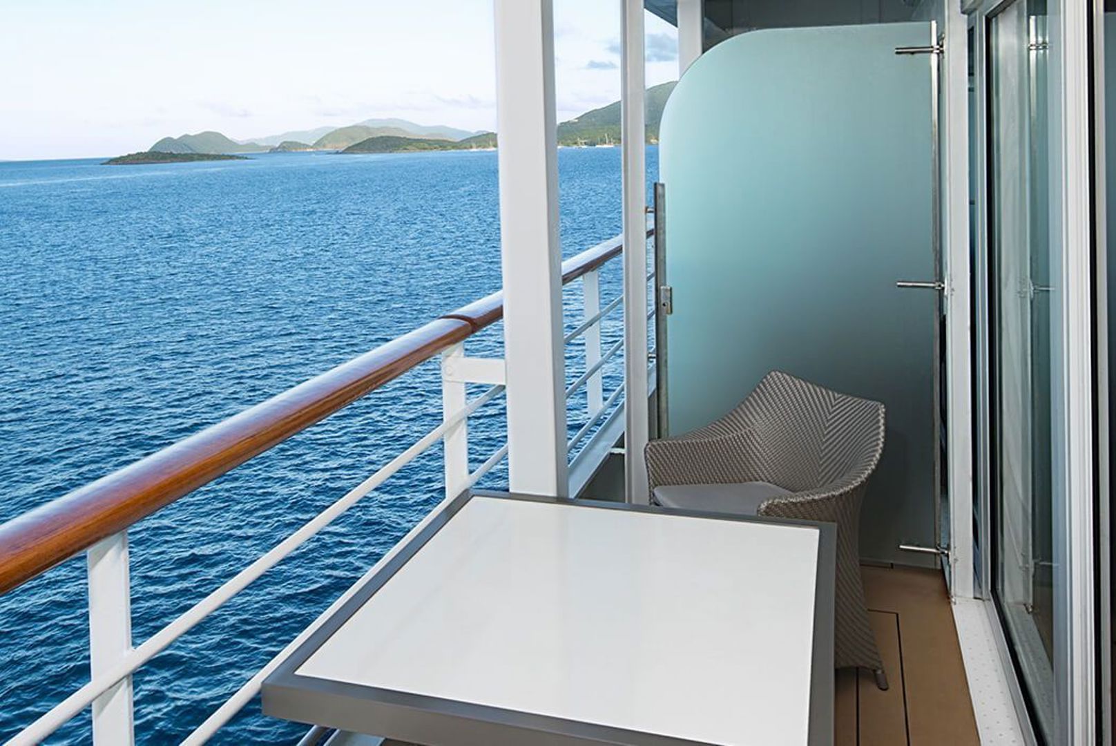 Club Continent Suite