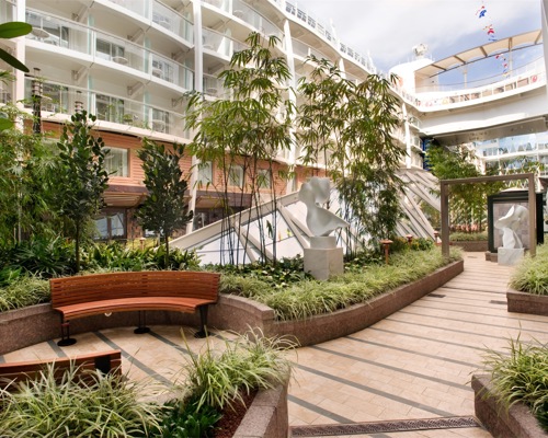 Royal Caribbean International Oasis of the Seas Interior Central Park 05.jpg