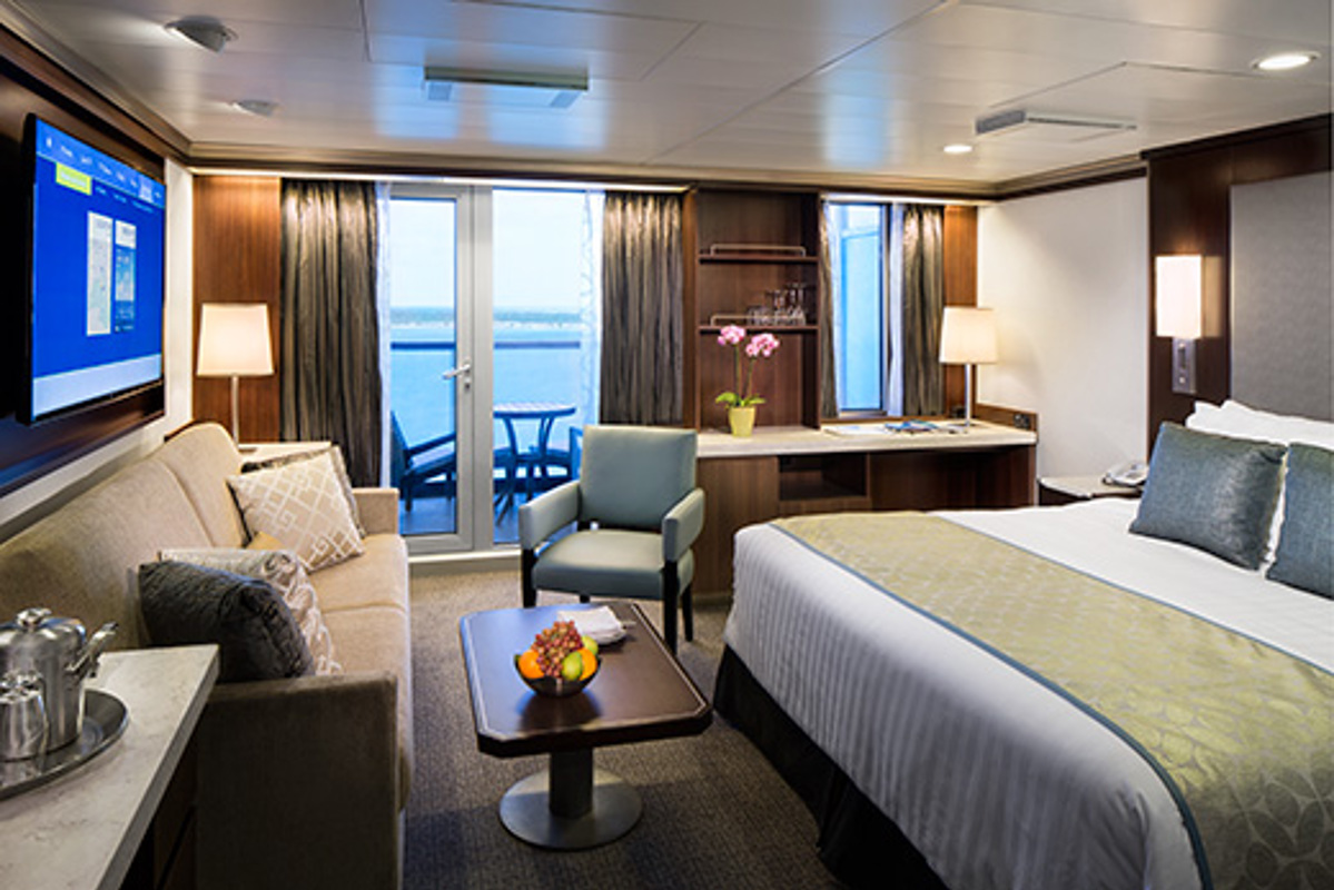 Holland America MS Eurodam Accommodation Signature Suite.jpg