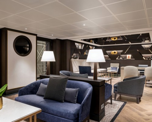 Oceania Vista - Executive Lounge 3.jpg