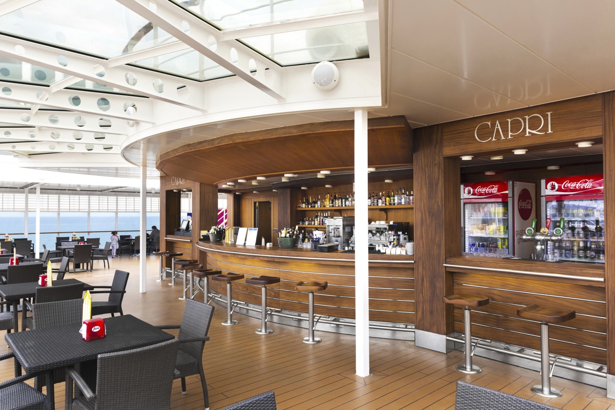MSC Cruises MSC Sinfonia Capri Bar 1.jpg