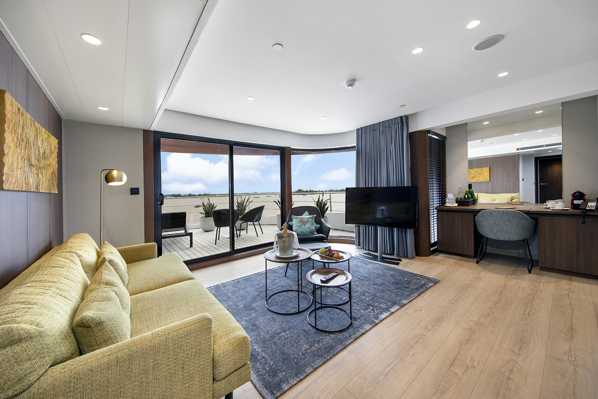 Emerald Waterways - Emerald Harmony - Owners One-Bed Suite _21_.jpg