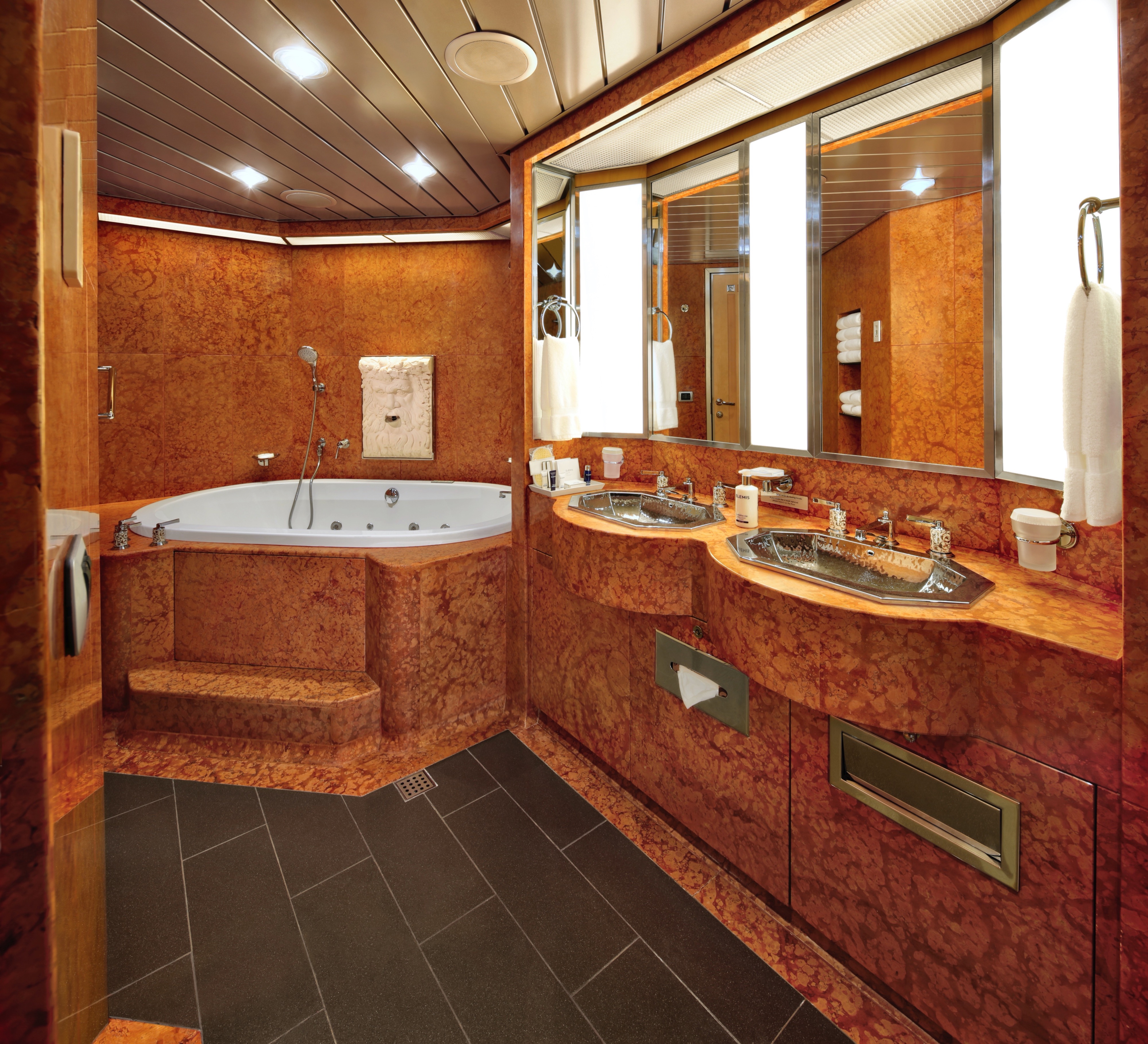 Pinnacle Suite