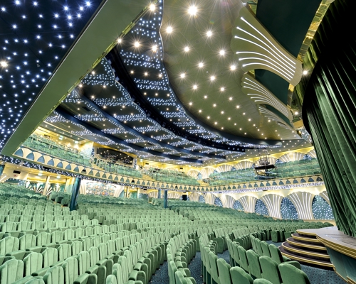MSC Cruises MSC Magnifica Royal Theatre 1.jpg