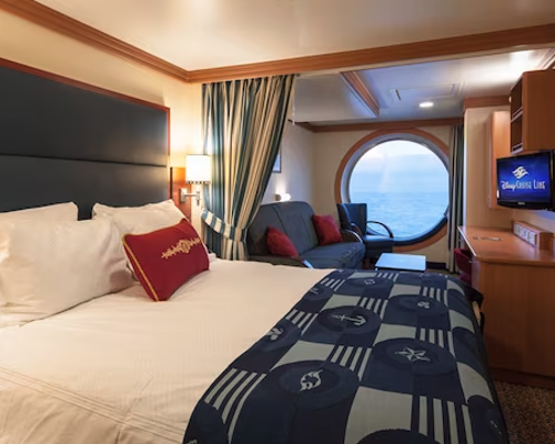 Disney Cruise Line, Disney Dream, Deluxe Oceanview Family.png