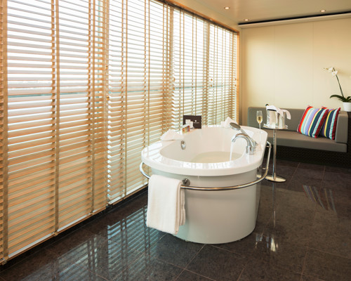 Seabourn OSQ Wintergarden Suite solarium _1_.jpg