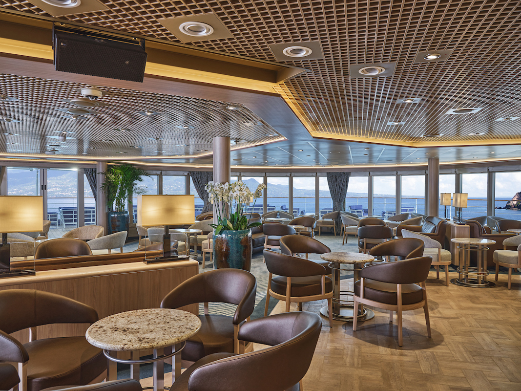 SilverSea Cruises Silver Moon Panorama 4.jpg