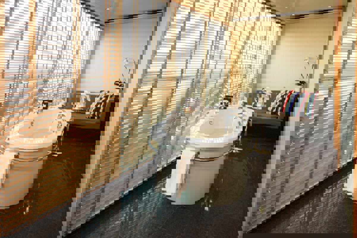 Seabourn Seabourn Sojourn Wintergarden Suite.jpg