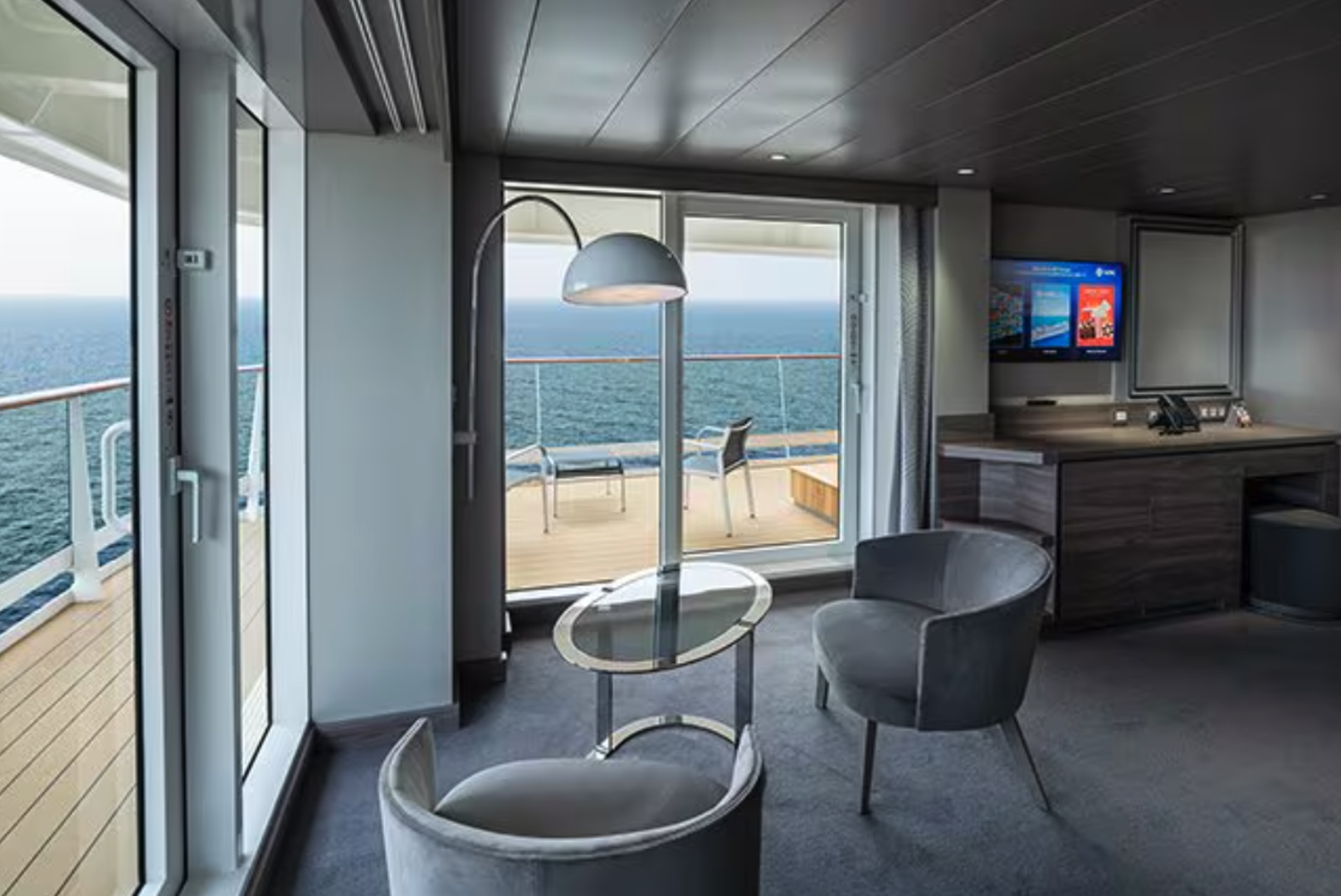 Grand Suite Aurea with Terrace and Whirlpool