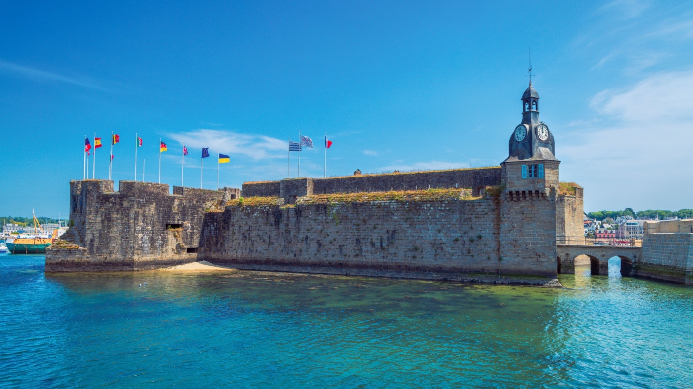 Shutterstock 2473912329 Concarneau France