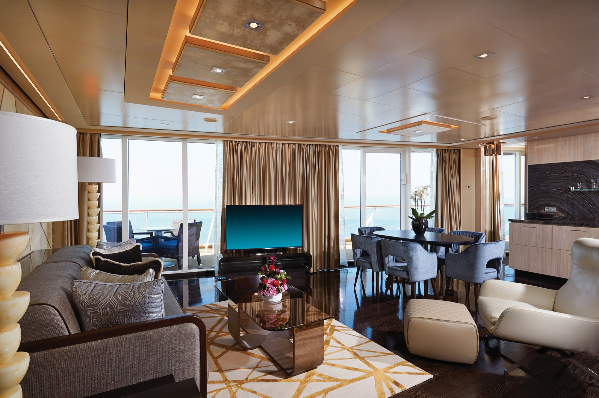 The Haven Deluxe Owner's Suite with Large Balcony