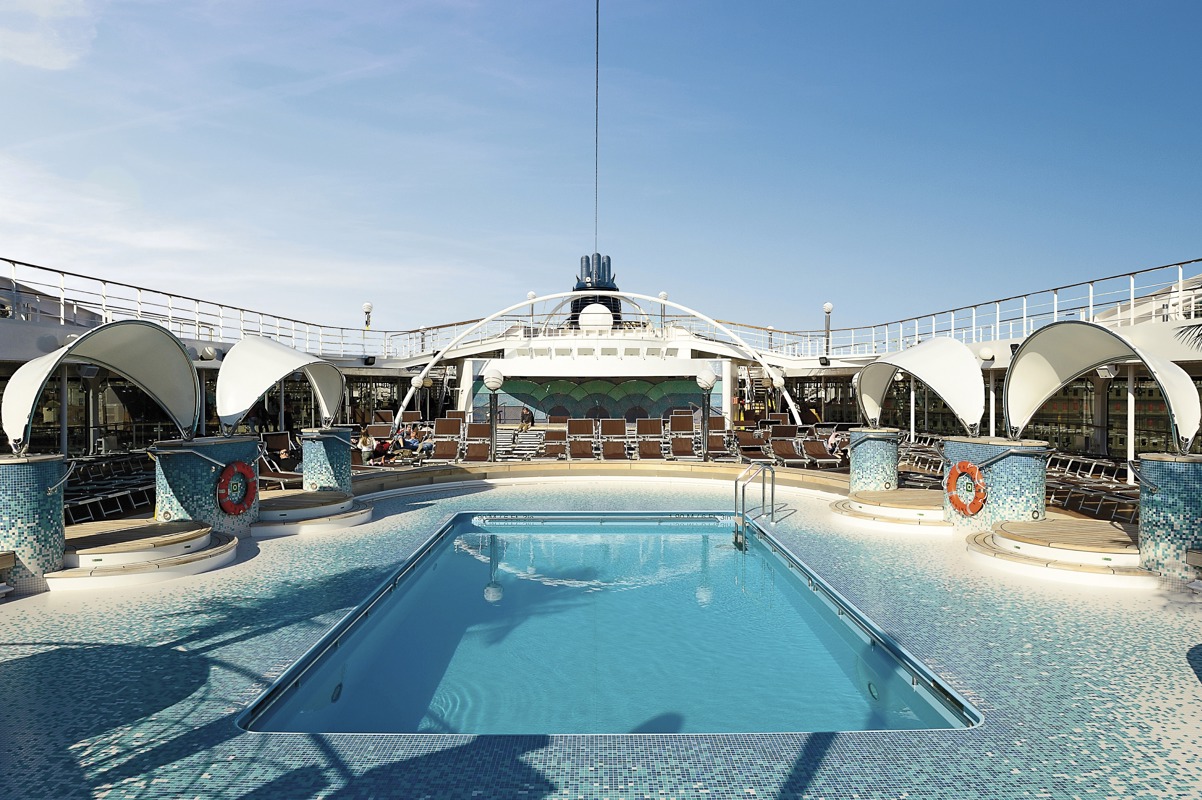MSC Cruises MSC Orchestra Le Piscine.jpg