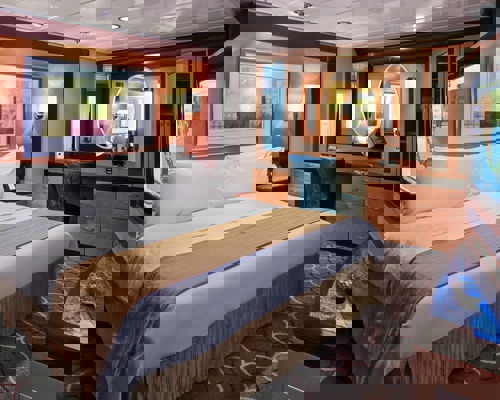 RCI Liberty of the Seas Owner's Suite 1.jpg