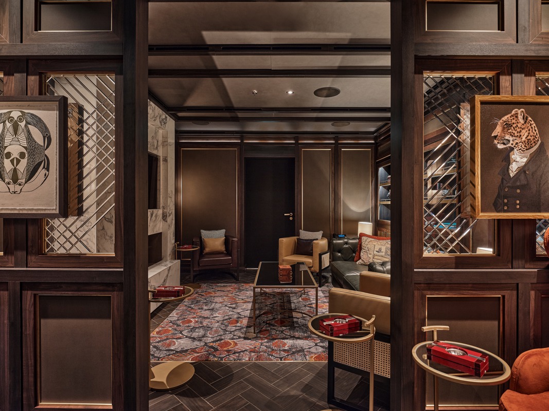 SILVERSEA Silver Endeavour Connoisseurs Corner 0.jpg