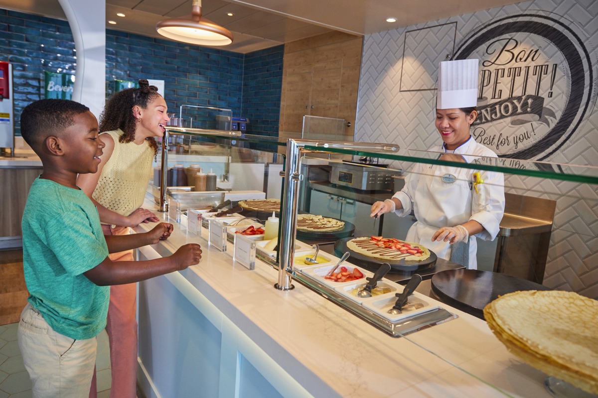 Rci Icon Of The Seas Aqua Dome Market Creme De La Creme   A.Hendel 1.Jpg