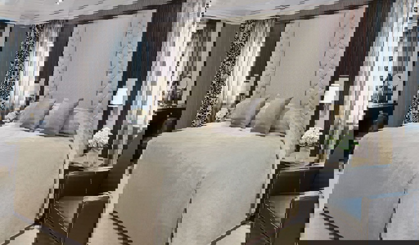 RSSC Seven Seas Navigator Master Suite 1.jpg