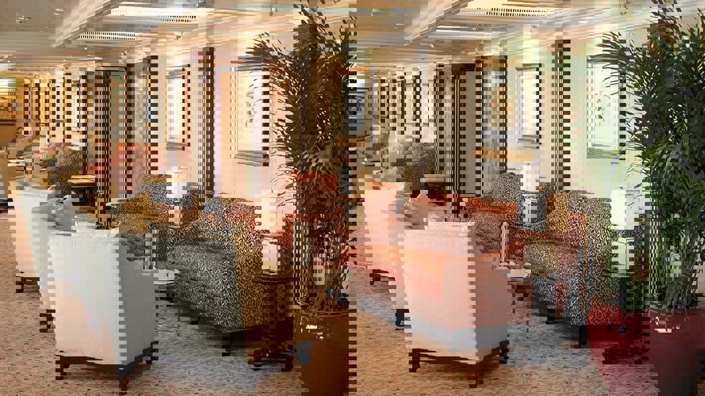 Oceania Marina - Grand Bar 1.jpg