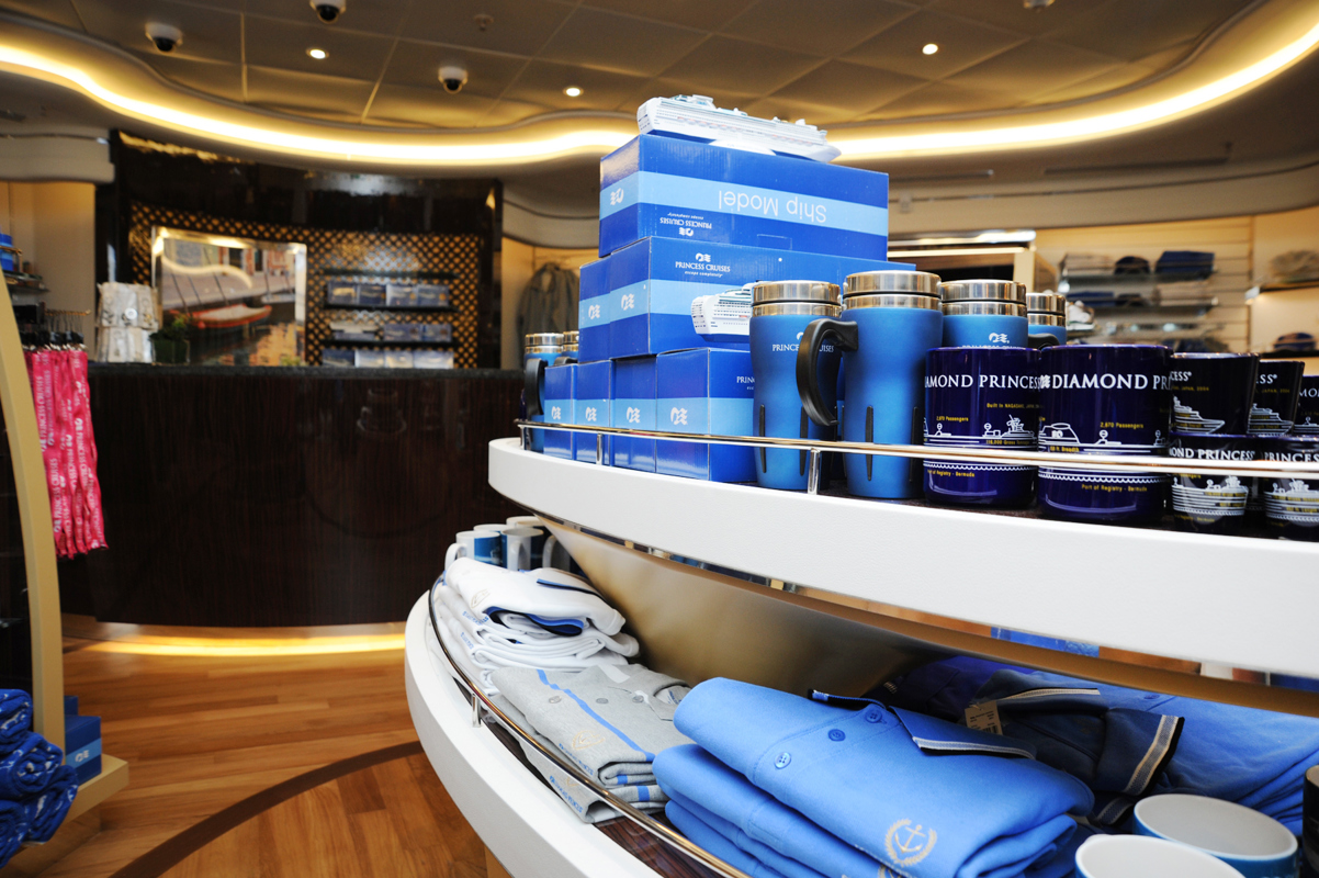 Princess Cruises Royal Class Interior shop 2.jpg