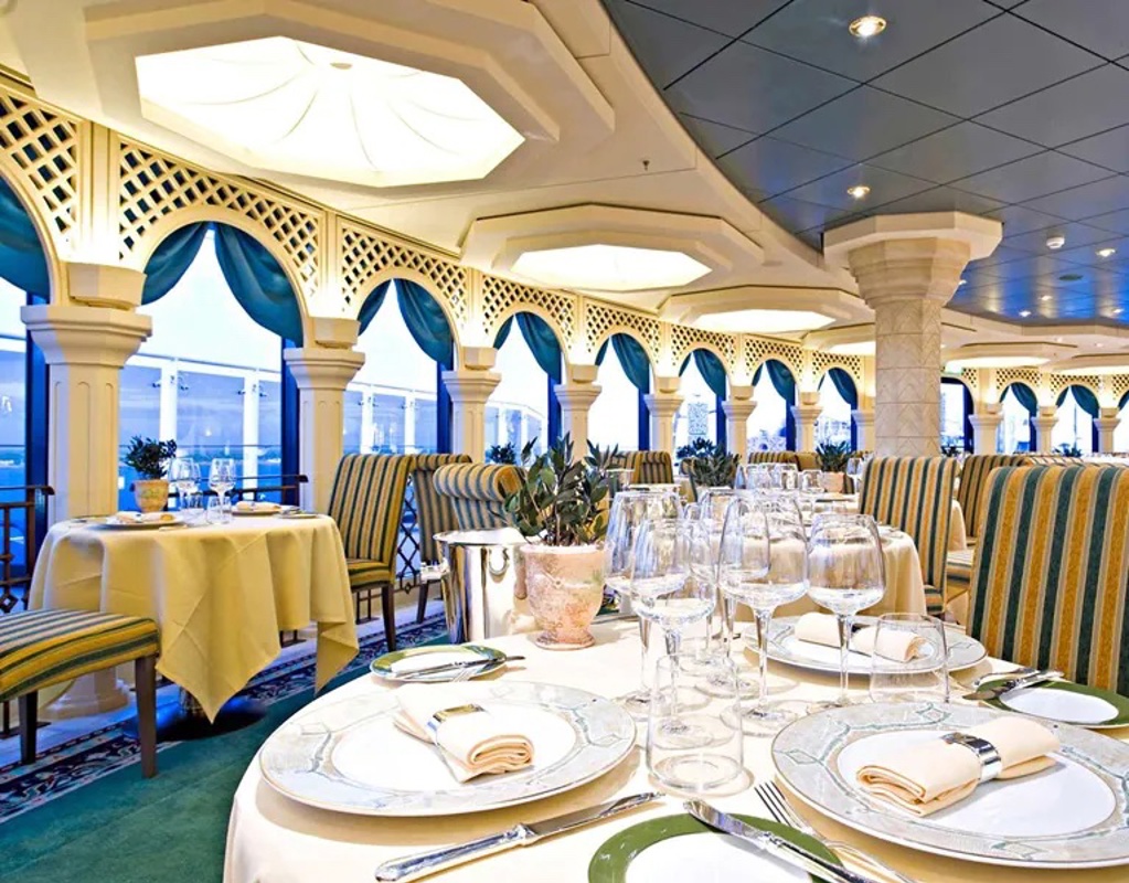 MSC Cruises MSC Splendida L'Olivo Restaurant.jpg