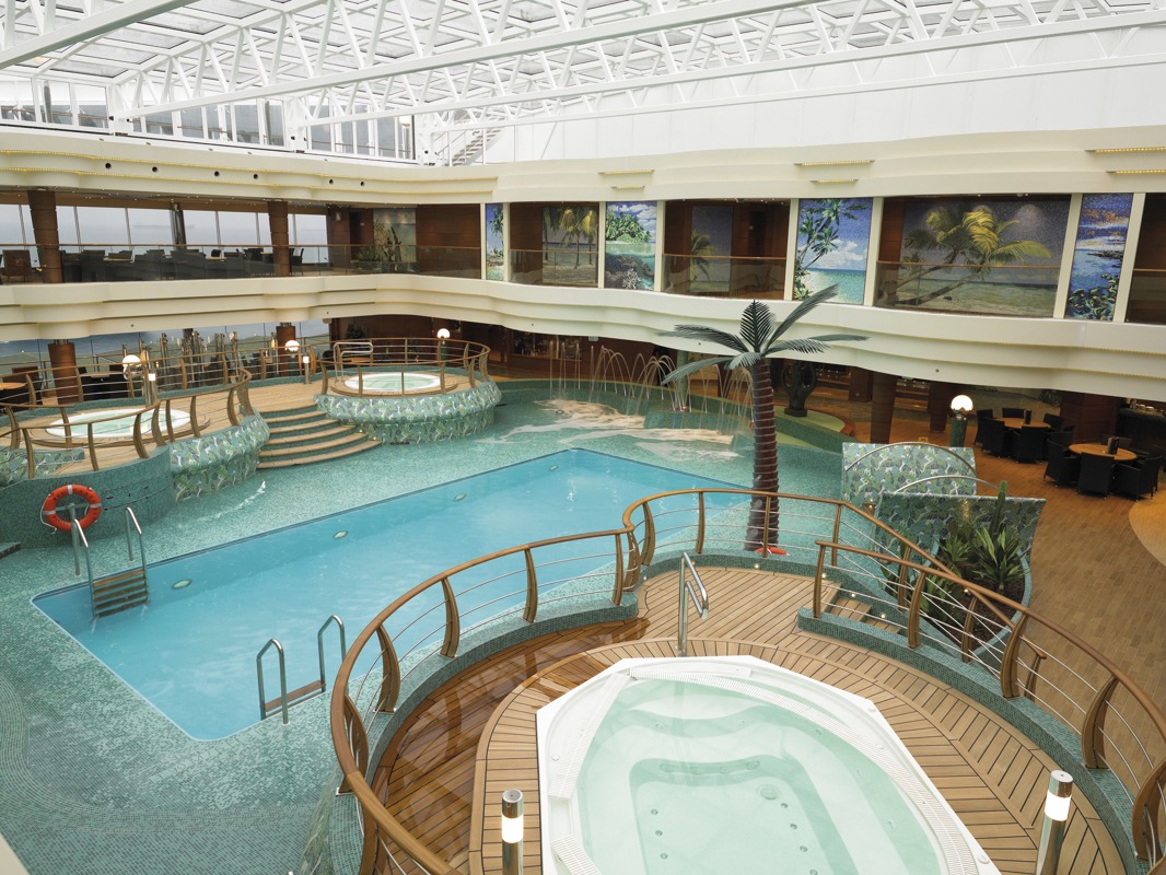 MSC Cruises MSC Fantasia Pools 6.jpg