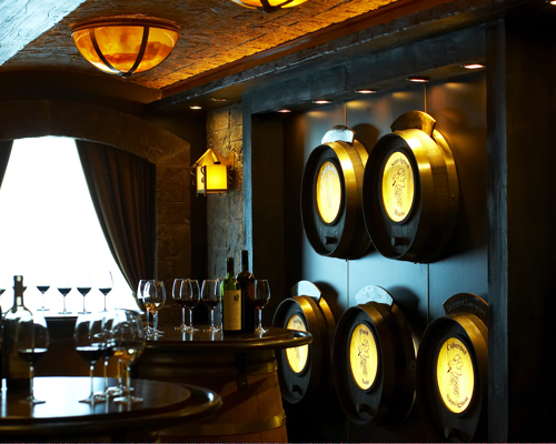 Princess Cruises Coral Class Interior vine 4.jpg