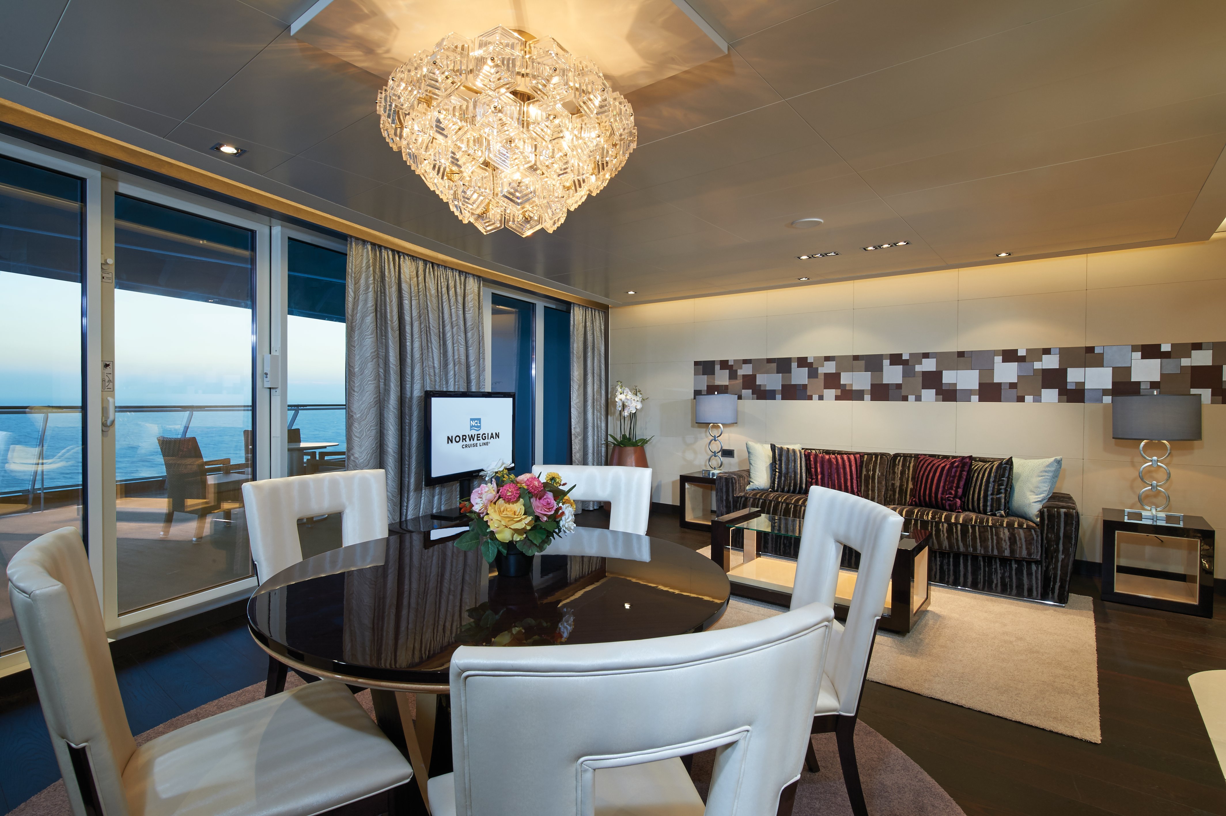 The Haven Deluxe Owner's Suite with Large Balcony