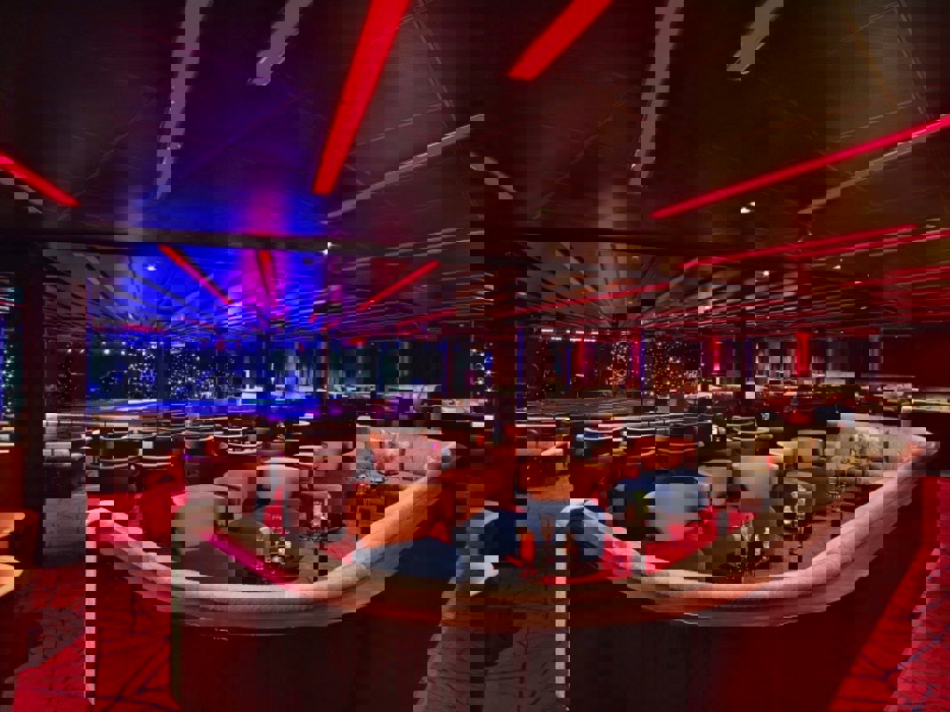 Seabourn Seabourn Encore Grand Salon 1.jpg