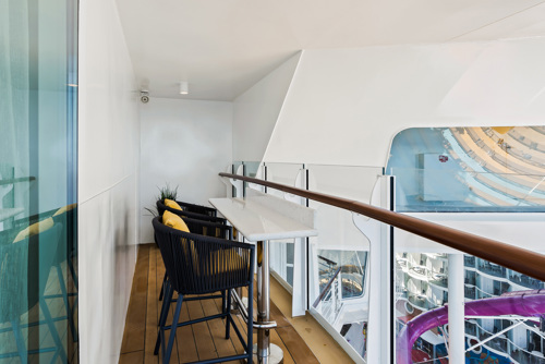 Spacious AquaTheater Suite - 1 Bedroom