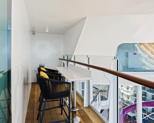 RCI UTOPIA Spacious AquaTheater Suite - 1 Bedroom 3.jpeg