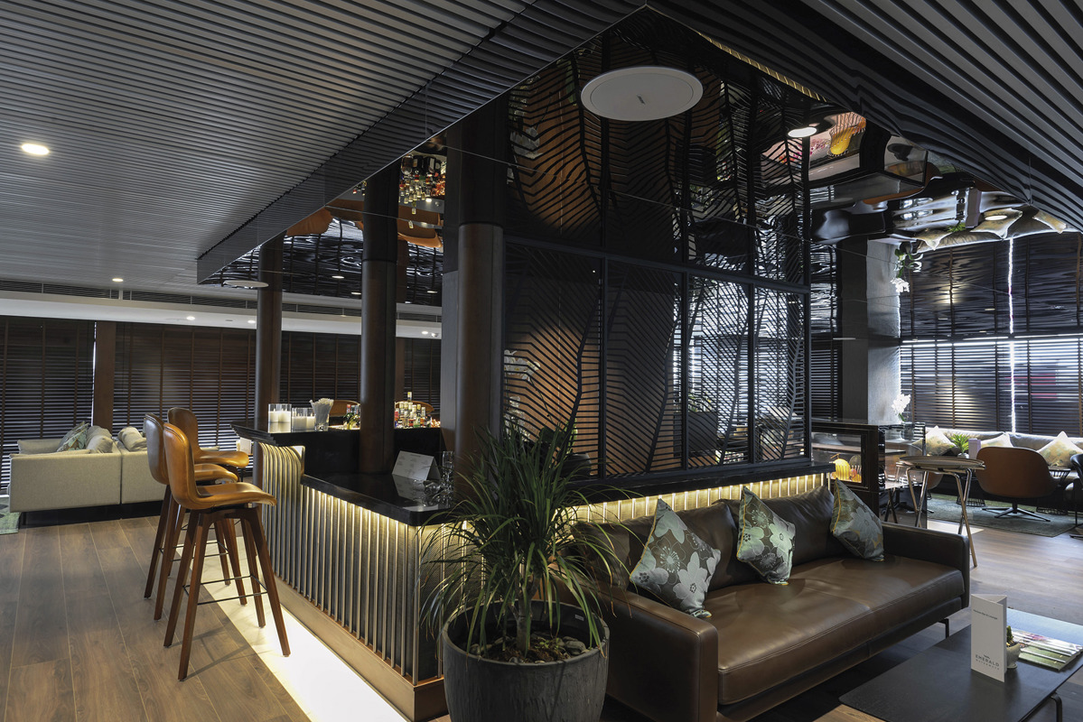 Emerald Waterways - Emerald Harmony - Horizon Bar and Lounge _4_.jpg