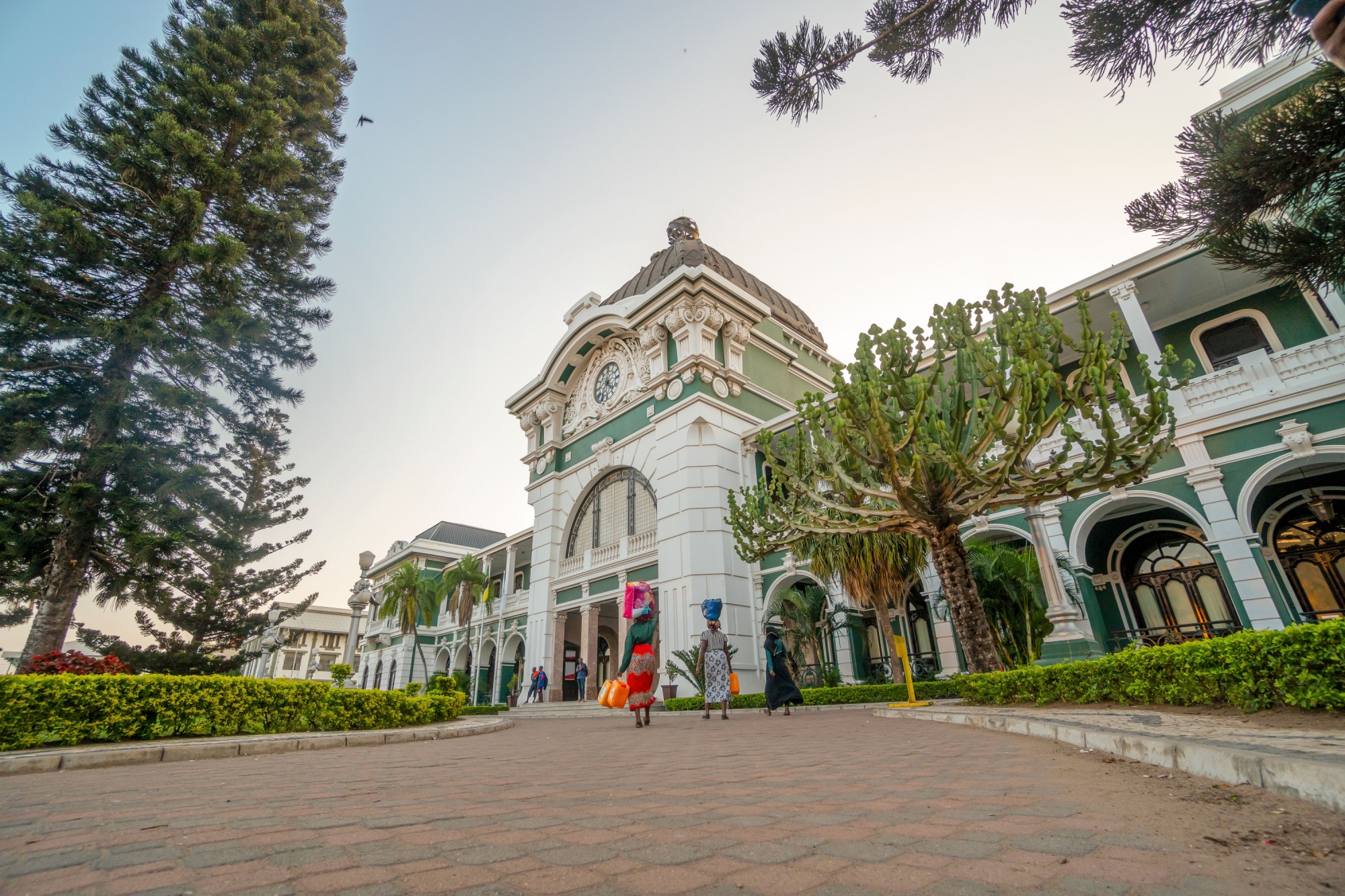 Shutterstock 1668125677 Maputo Railway Station Mozambique