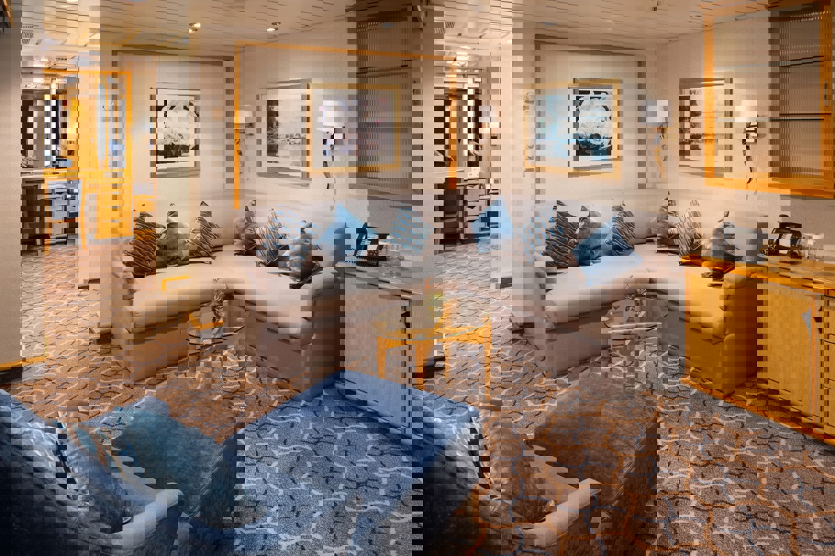 RCI Liberty of the Seas Grand Suite 2.jpg