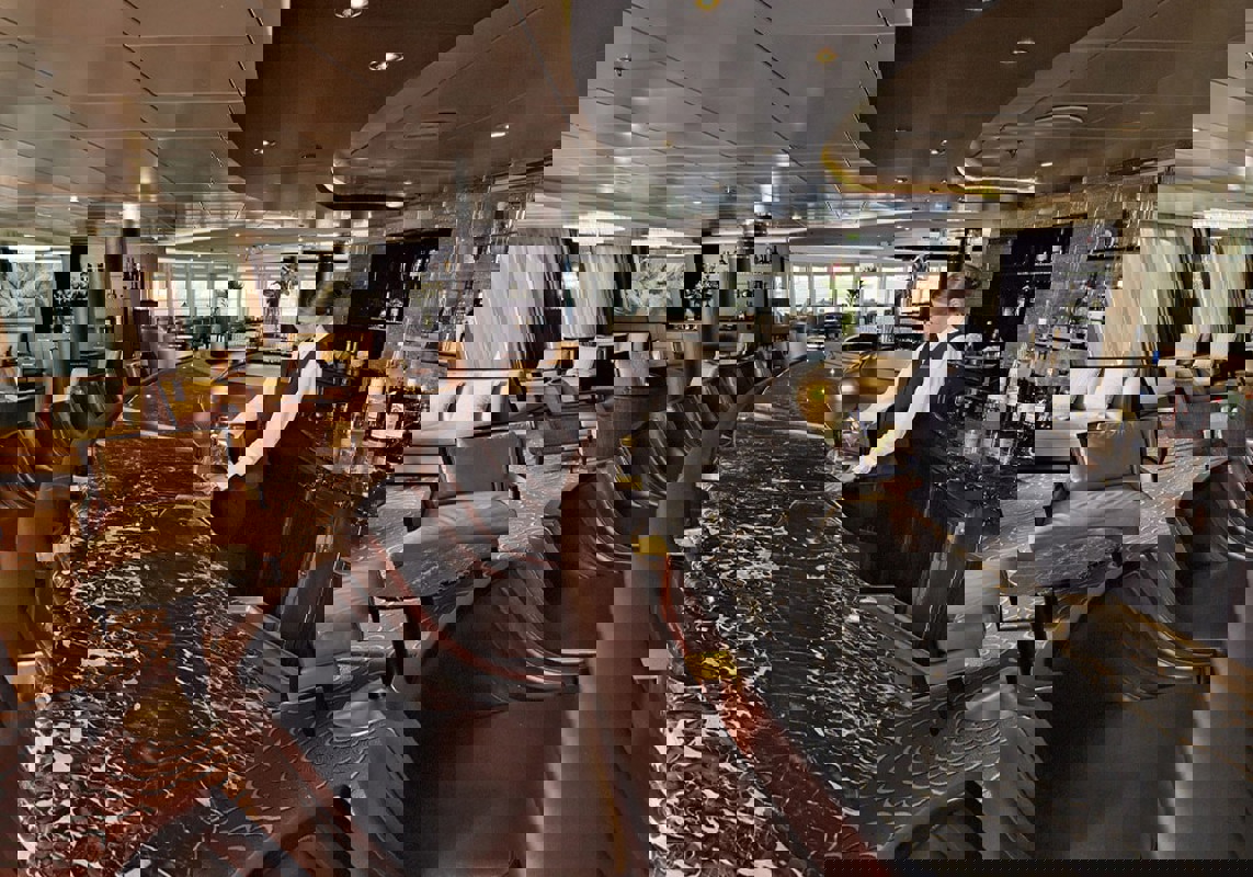 Regent Seven Seas Cruises - Seven Seas Mariner - Horizon Lounge.jpg