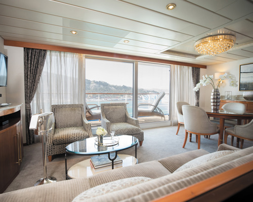 Regent Seven Seas MARINER Seven Seas Forward Suite 0.jpg