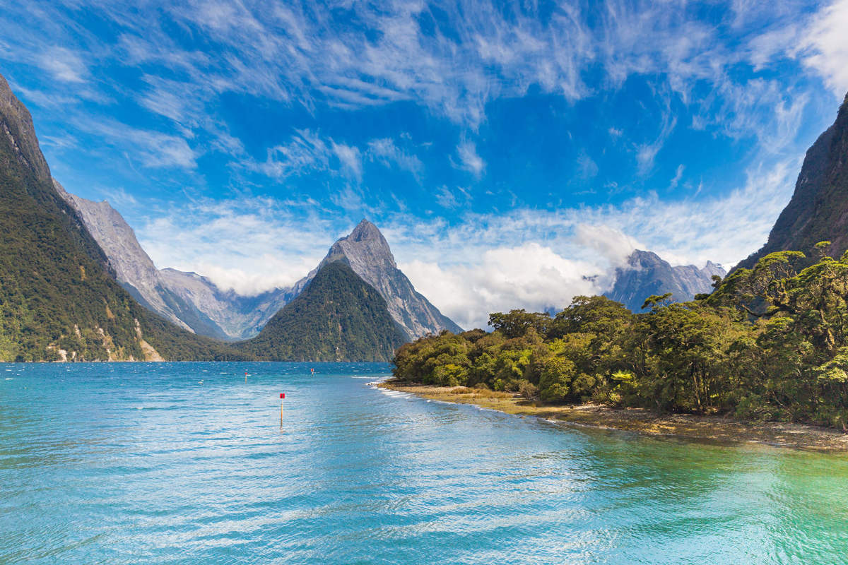 Shutterstock 551572102 Milford Sound
